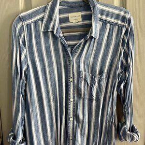 LOT of 2 American Eagle Button Up Shirts SO SOFT! Size M Boyfriend